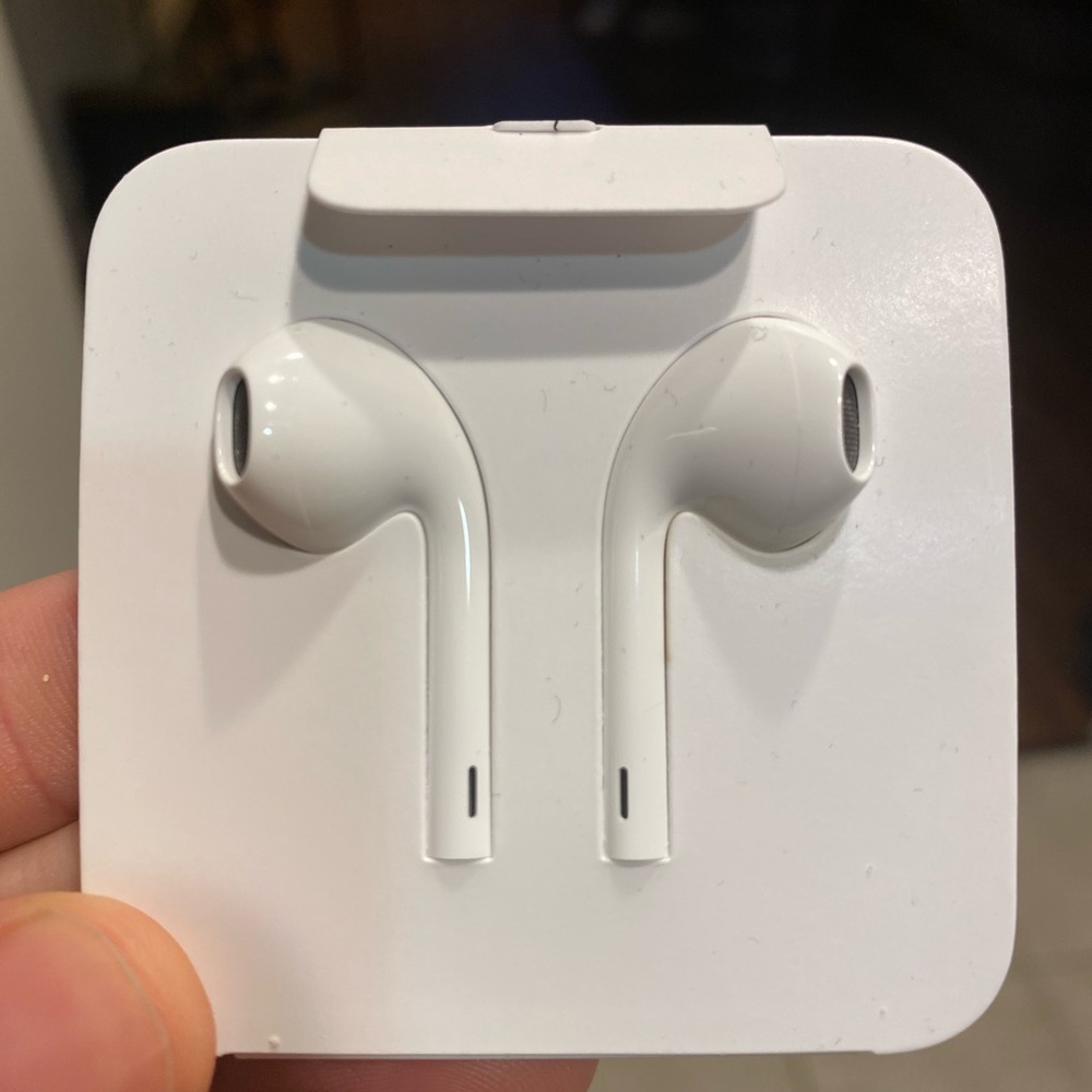 Apple ear buds new